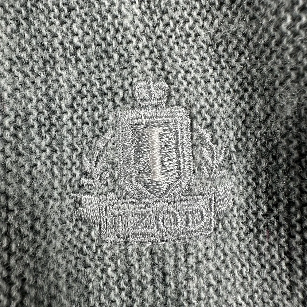 Vintage IZOD Sweater Mens‎ Large Gray Acrylic Cardigan Made USA V Neck Logo